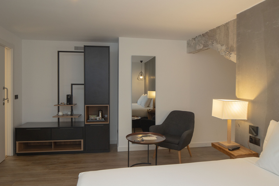 Attic Suite 3