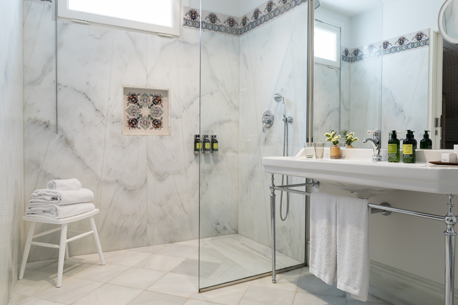 Dlx Attic Baño